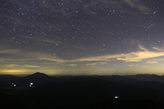 夏の尾瀬ヶ原の夜明け