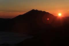 夏の尾瀬ヶ原の夜明け