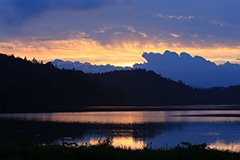 秋の尾瀬沼の夕景