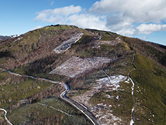 群馬の八間山の空撮