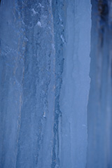 冬の氷柱