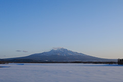 冬の斜里岳