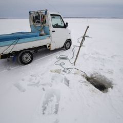 氷下待ち網漁のフォト作品