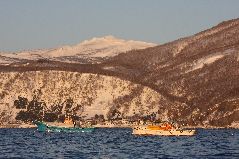 冬のスケソウ漁の夜明け