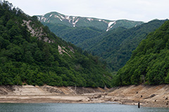 夏の奥利根湖