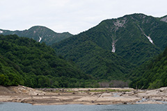 夏の奥利根湖