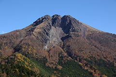 秋の日光白根山