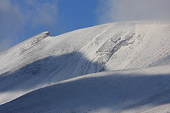 冠雪した冬の浅間山