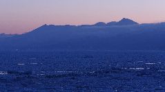 知床連山と流氷