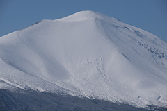 春の浅間山